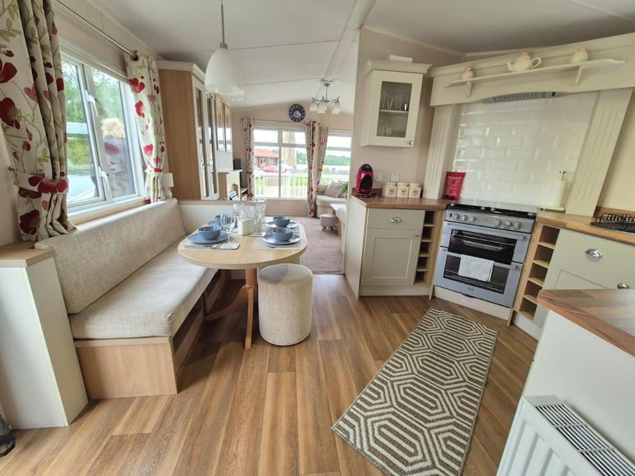 Amazing 2Bedroom Caravan In Lincoln, Tattershall Zewnętrze zdjęcie