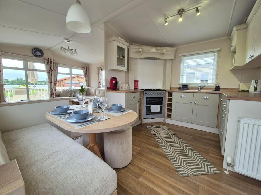 Amazing 2Bedroom Caravan In Lincoln, Tattershall Zewnętrze zdjęcie